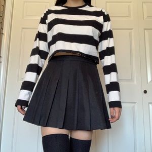 Black and White Striped Long Sleeve Crop Top